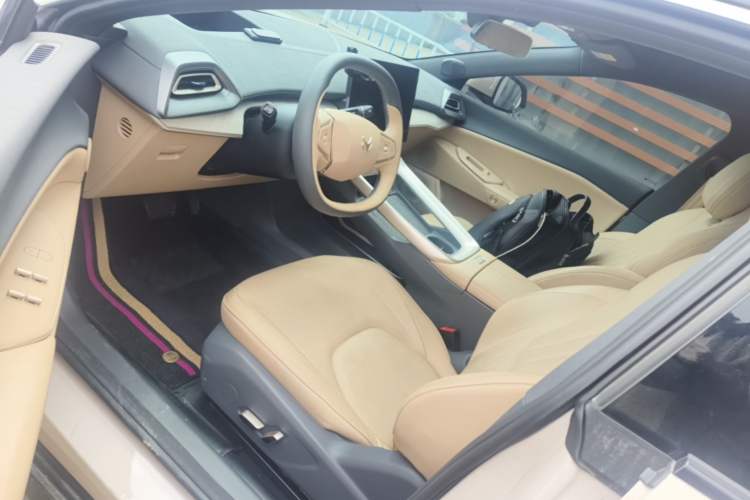 Used ARCFOX Alpha S5 2025 560MAX 185kW Left Front Seat
