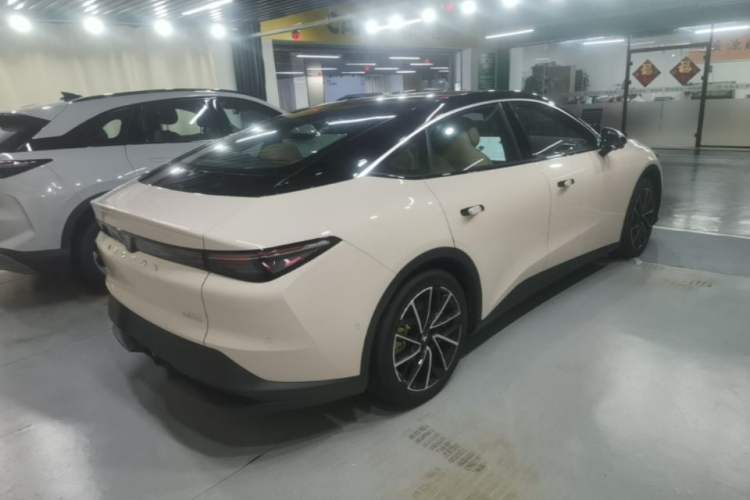 Used ARCFOX Alpha S5 2025 Facelifted 560MAX 185kW Rear Right 45 Deg