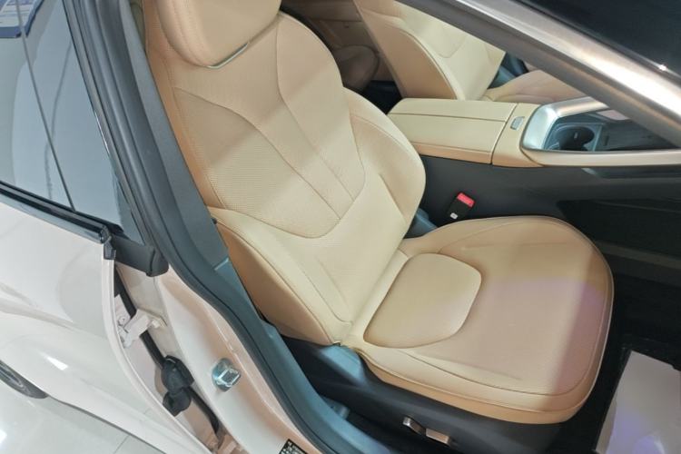 Used ARCFOX Alpha S5 2025 560MAX 185kW Right Front Seat