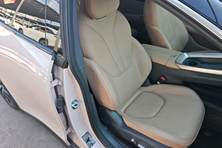 Used ARCFOX Alpha S5 2025 560MAX 185kW Right Front Seat