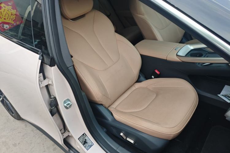 Used ARCFOX Alpha S5 2025 560MAX 185kW Right Front Seat