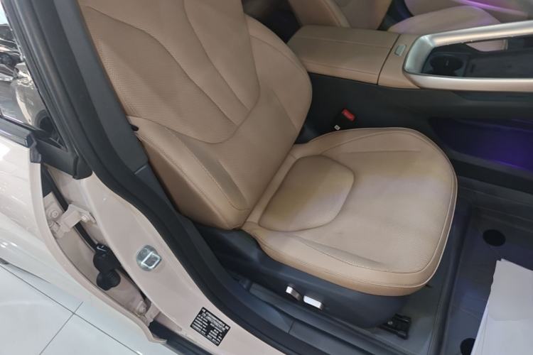 Used ARCFOX Alpha S5 2025 560MAX 185kW Right Front Seat