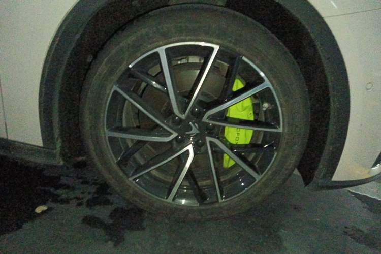 Used ARCFOX Alpha S5 2025 560MAX 185kW Right Front Wheel Hub
