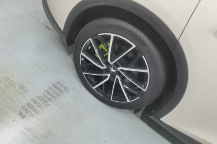 Used ARCFOX Alpha S5 2025 Facelifted 560MAX 185kW Right Rear Wheel Hub