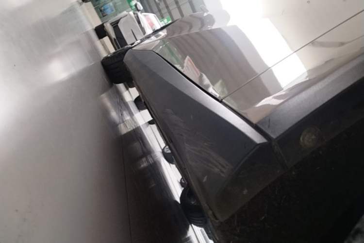 Used ARCFOX Alpha S5 2025 560MAX 185kW Right Side Sill