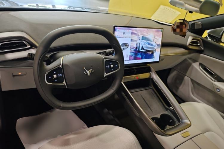 Used ARCFOX Alpha S5 2025 Facelifted 560PRO 185kW Center Console