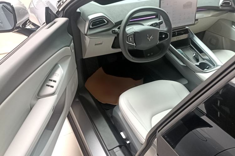 Used ARCFOX Alpha S5 2025 560MAX 185kW Driver Seat