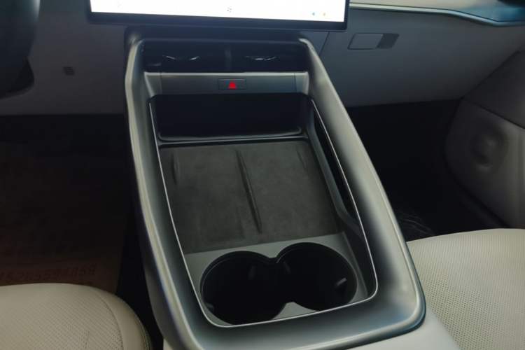 Used ARCFOX Alpha S5 2025 Facelifted 560PRO 185kW Gear Lever