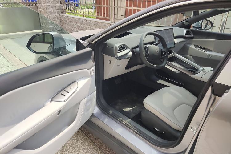 Used ARCFOX Alpha S5 2025 668MAX Shenxing Version 200kW Interior 3