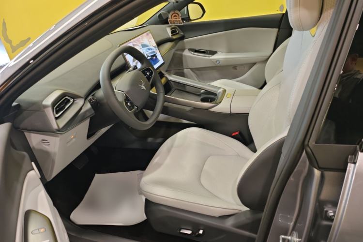 Used ARCFOX Alpha S5 2025 Facelifted 560PRO 185kW Left Front Seat