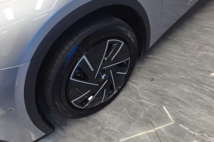 Used ARCFOX Alpha S5 2025 Facelifted 560PRO 185kW Left Front Wheel Hub