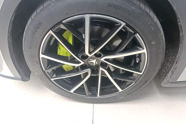 Used ARCFOX Alpha S5 2025 560MAX 185kW Left Front Wheel Hub