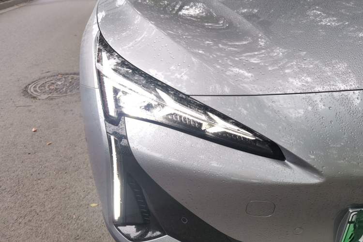 Used ARCFOX Alpha S5 2025 Facelifted 560MAX 185kW Right Front Headlight