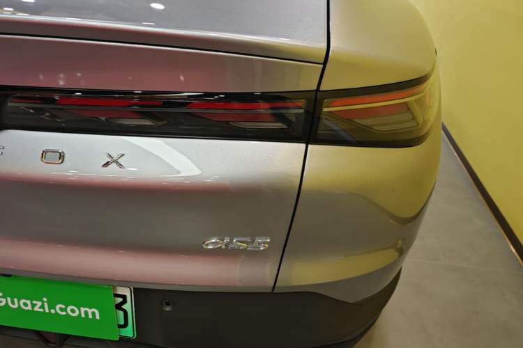 Used ARCFOX Alpha S5 2025 Facelifted 560PRO 185kW Right Rear Taillight