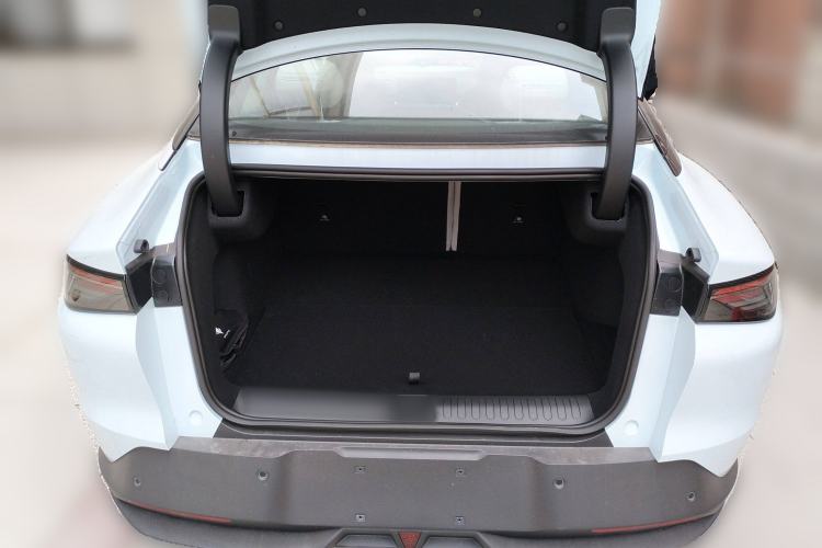 Used ARCFOX Alpha S5 2025 560MAX 185kW Trunk