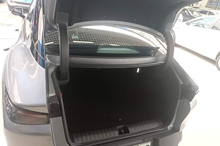 Used ARCFOX Alpha S5 2025 560MAX 185kW Trunk