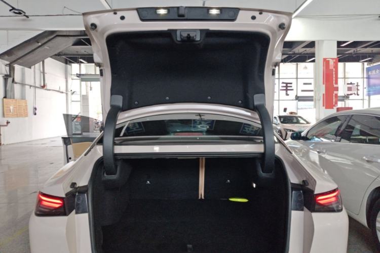 Used ARCFOX Alpha S5 2025 560PRO 185kW Trunk