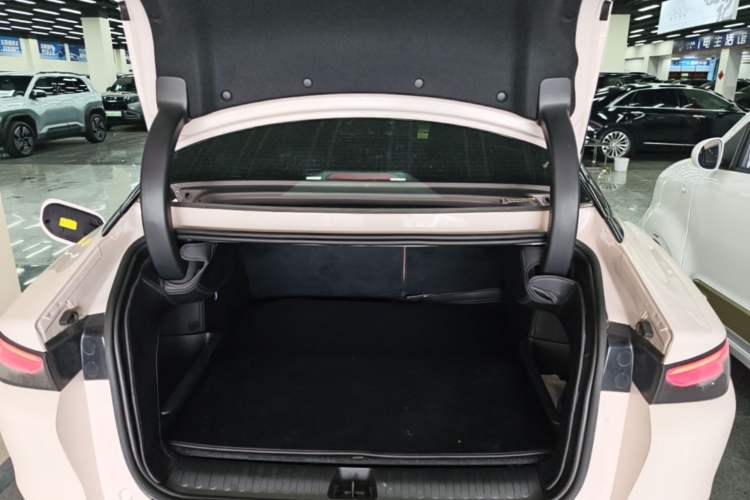 Used ARCFOX Alpha S5 2025 560MAX 185kW Trunk