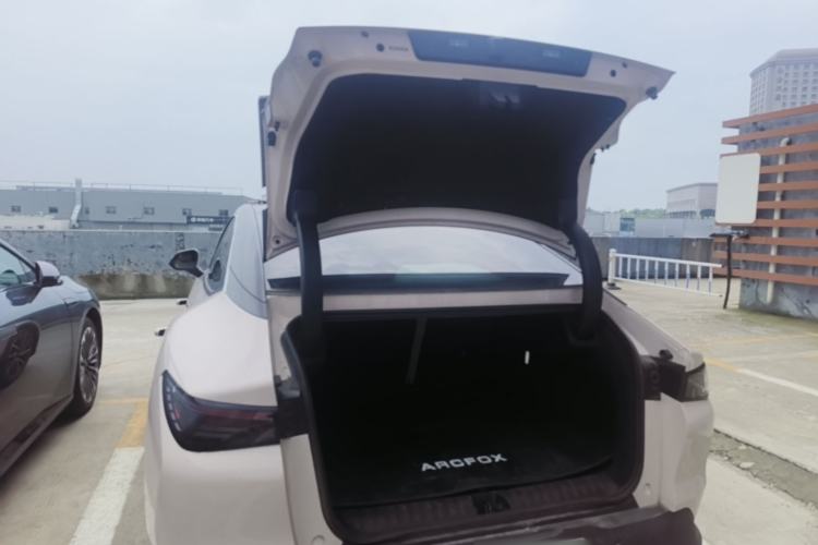 Used ARCFOX Alpha S5 2025 560MAX 185kW Trunk