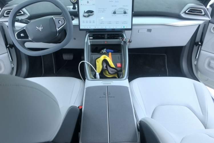 Used ARCFOX Alpha S5 2025 560MAX 185kW Center Console