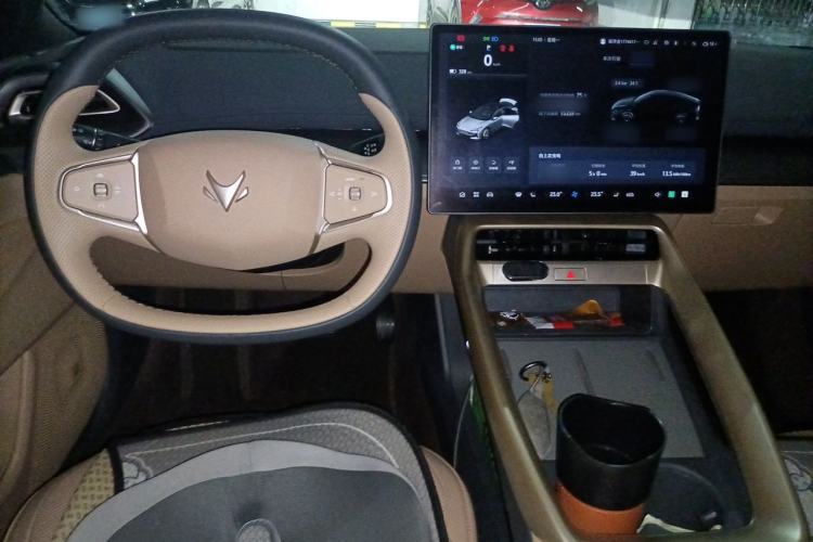 Used ARCFOX Alpha S5 2025 560PRO 185kW Center Console