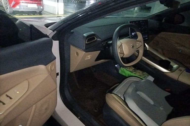 Used ARCFOX Alpha S5 2025 560PRO 185kW Driver Seat