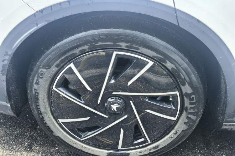 Used ARCFOX Alpha S5 2025 560PRO 185kW Exterior 11