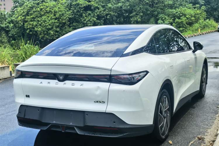 Used ARCFOX Alpha S5 2025 560PRO 185kW Exterior 9