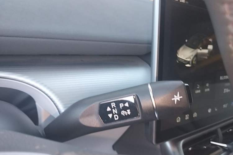 Used ARCFOX Alpha S5 2025 560PRO 185kW Gear Lever
