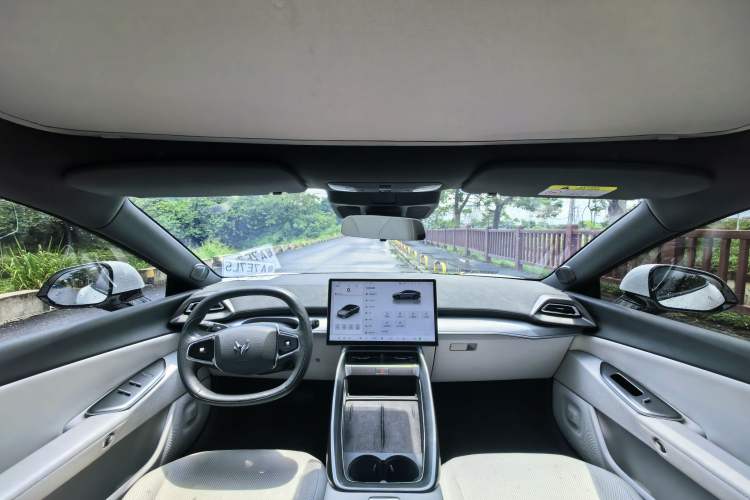Used ARCFOX Alpha S5 2025 560PRO 185kW Interior 4
