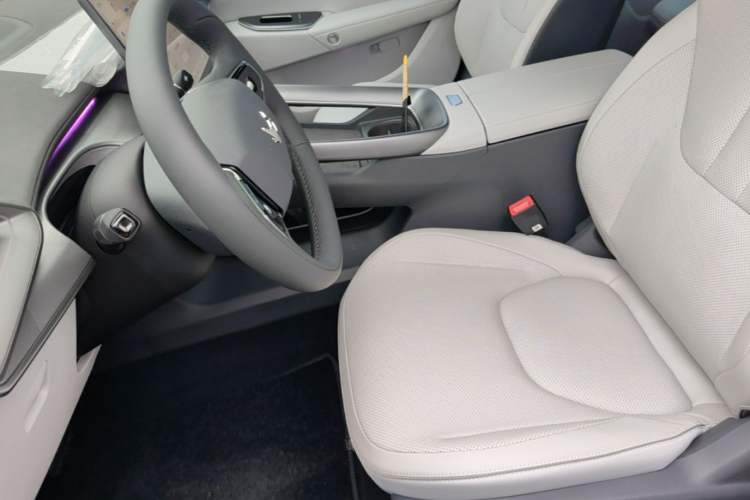 Used ARCFOX Alpha S5 2025 560MAX 185kW Left Front Seat