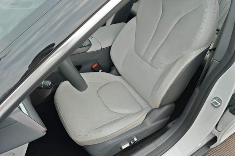 Used ARCFOX Alpha S5 2025 560MAX 185kW Left Front Seat