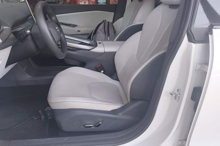 Used ARCFOX Alpha S5 2025 560PRO 185kW Left Front Seat