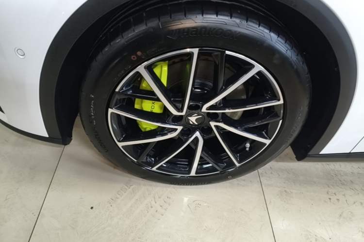 Used ARCFOX Alpha S5 2025 560MAX 185kW Left Front Wheel Hub