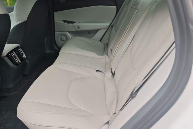 Used ARCFOX Alpha S5 2025 560PRO 185kW Left Rear Seat