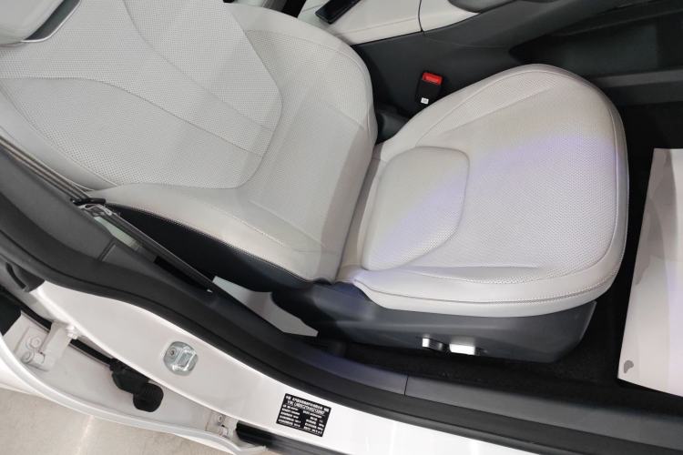Used ARCFOX Alpha S5 2025 560PRO 185kW Right Front Seat