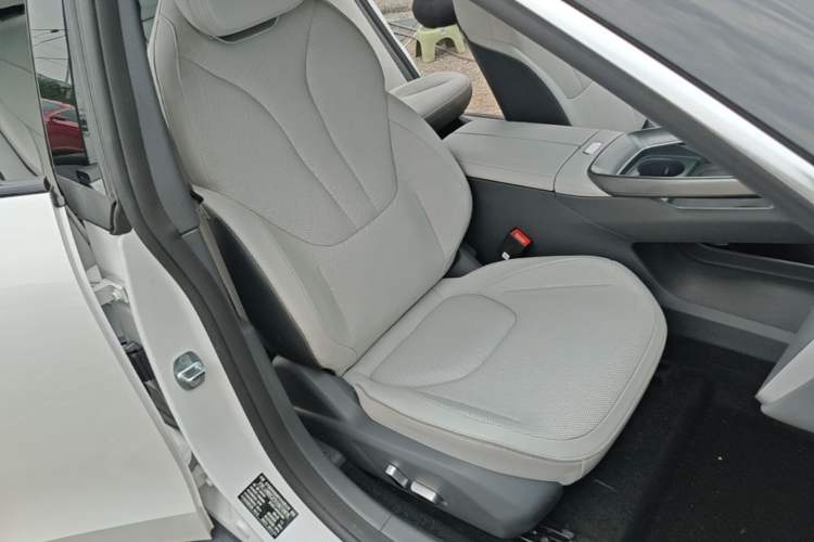 Used ARCFOX Alpha S5 2025 560MAX 185kW Right Front Seat
