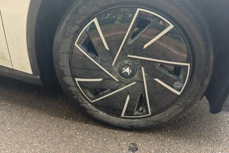 Used ARCFOX Alpha S5 2025 560PRO 185kW Right Front Wheel Hub