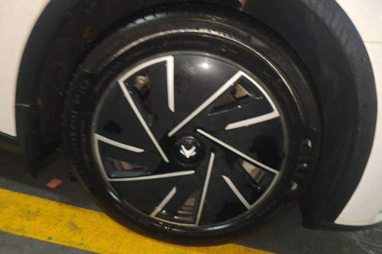 Used ARCFOX Alpha S5 2025 560PRO 185kW Right Front Wheel Hub