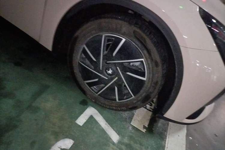 Used ARCFOX Alpha S5 2025 560PRO 185kW Right Front Wheel Hub