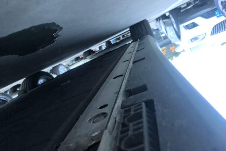 Used ARCFOX Alpha S5 2025 560MAX 185kW Right Side Sill