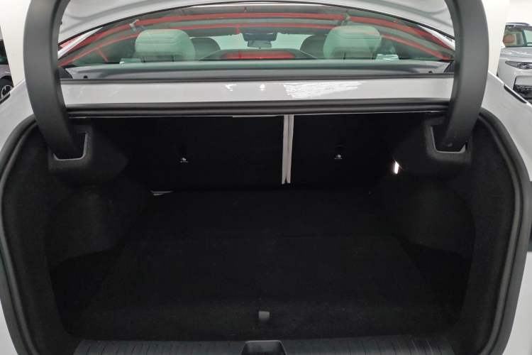 Used ARCFOX Alpha S5 2025 560PRO 185kW Trunk