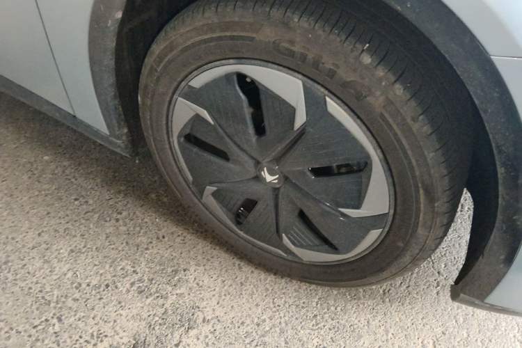 Used ARCFOX Alpha S5 2026 Model 630 Yuanjing Intelligent Drive 185kW Right Front Wheel Hub
