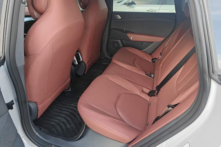 Used ARCFOX Alpha S5 2026 Model 630 Yuanjing Smart Drive 185kW Left Rear Seat