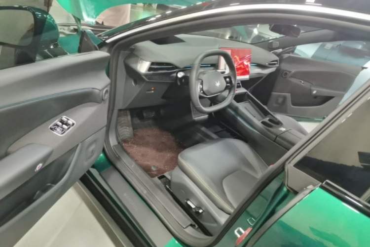 Used ARCFOX Alpha S5 2026 Model, 720 Yuan, Jing Shen Xing Version, 200kW Driver Seat