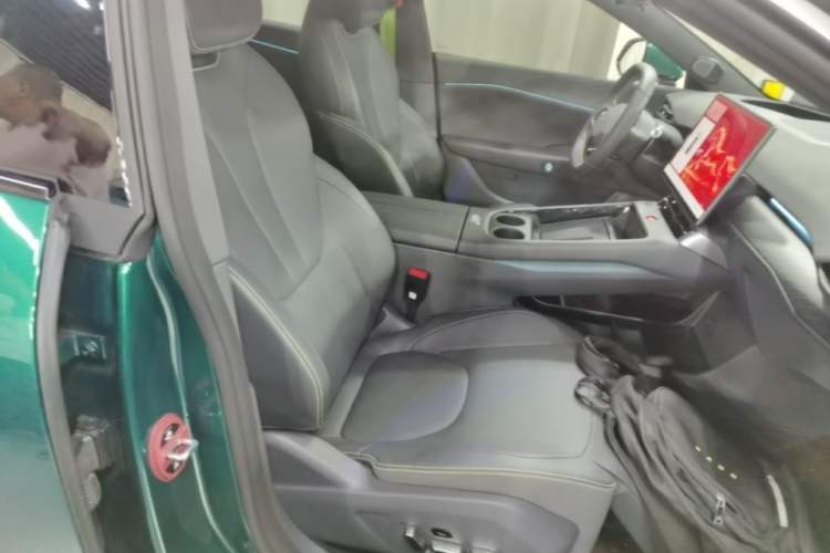 Used ARCFOX Alpha S5 2026 Model, 720 Yuan, Jing Shen Xing Version, 200kW Right Front Seat