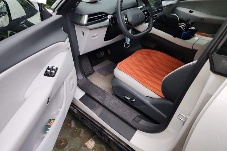 Used ARCFOX Alpha S5 2026 Model 1450 Yuanjing Smart Drive 200kW Driver Seat