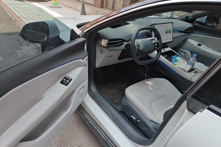 Used ARCFOX Alpha S5 2026 Model 1450 Yuanjing Smart Drive 200kW Driver Seat
