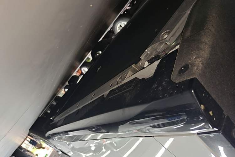 Used ARCFOX Alpha S5 2026 Model 650 Yuanjing All-Wheel-Drive 390kW Left Side Sill