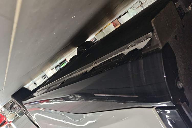Used ARCFOX Alpha S5 2026 Model 650 Yuanjing All-Wheel-Drive 390kW Right Side Sill